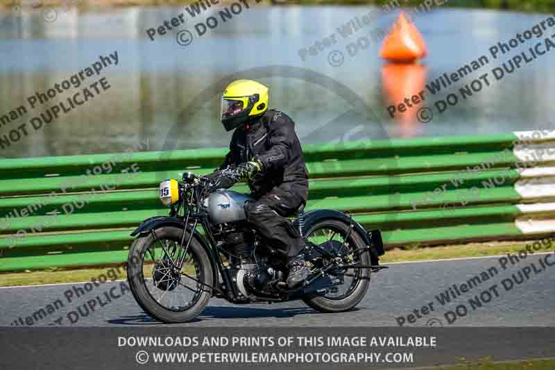 Vintage motorcycle club;eventdigitalimages;mallory park;mallory park trackday photographs;no limits trackdays;peter wileman photography;trackday digital images;trackday photos;vmcc festival 1000 bikes photographs